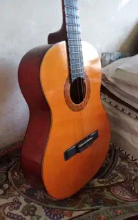 گیتار قدیمی مربوط به 35سال پیش اصل کره ای