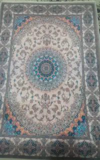 فرش ۱در ۱ونیم نو  و ۲ عدد فرش نو ۶متری نگین مشهد