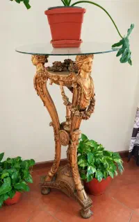 میز پایه مجسمه ایی