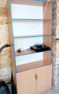 کتابخانه ایستاده