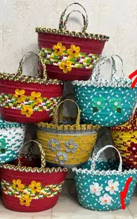 سبد های دست باف با اندازه ها ورنگ های متنوع