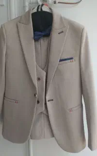 کت و شلوار پسرانه در حد نو
