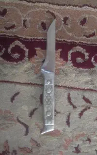 چاقوی دسته اهنی