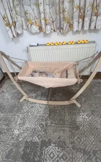 گهواره بانوچ جمع شونده همراه با کیف برای حمل ان