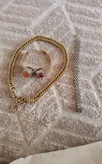 گردنبند و دستبند و انگشتر