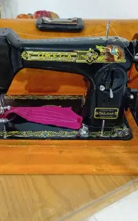 چرخ خیاطی برقی با جلد کامل چوبی