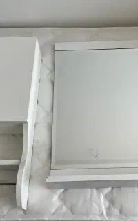 ایینه و باکس دستشویی