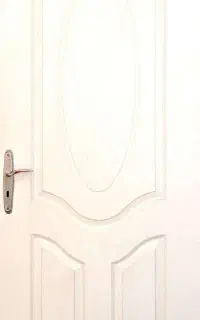 لنگه درب MDF سفید طرح کلاسیک باقفل ودستگیره و لولا