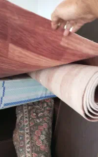 موکت ۶ و ۱۲ متری و یک سری وسایل چوبی