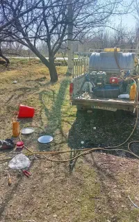 سمپاشی امامزاده باغ باغچه حیاط