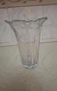 گلدان بلور در حد نو ...و
