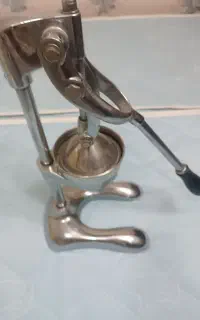 آب انار ومرکبات گیری استیل