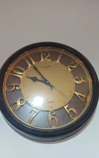 ساعت دیواری مشابه نو
