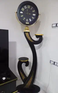 ساعت ایستاده کنار سالنی پرنس