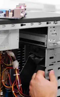 خدمات پشتیبانی شبکه و آی تی