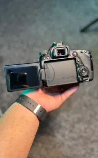 دوربین کنون EOS 80D