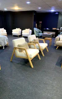 مبل پایه چوبی /خوش رنگ