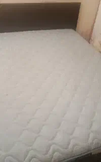 تخت خواب دو نفره همراه با تشک کارکرده