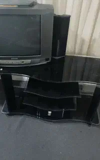 میز و تلویزیون