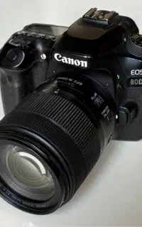 دوربین 80d بهمراه لنز ۱۸-۱۳۵
