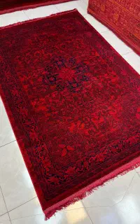 فرش لاکی قرمز