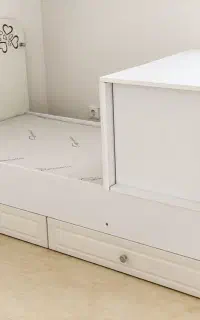 تخت نوجوان و کودک