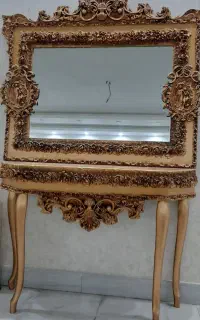 آیینه و کنسول