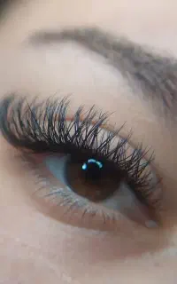 کاشت مژه 700