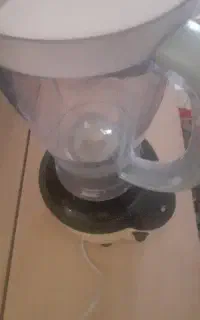 یک عدد دستگاه ابمیوه گیری مخلوط کن