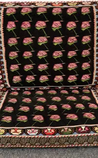 11 عدد پشتی با روکش دستبافت سنندج