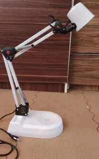 چراغ مطالعه مدل کریم زاده EN111 اصل