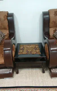 4عدد مبل با چوب گردو بسیار عالی و راحت