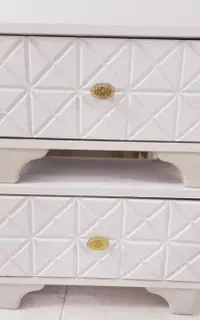 پا تختی دراور