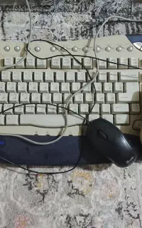 کیبورد و دو عدد موس