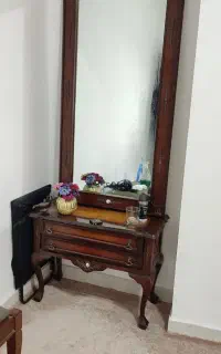 آیینه و کنسول