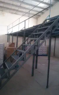 بالکن بندی قفسه راک مقاوم به همراه پله