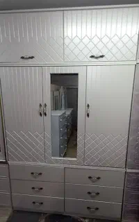 کمد دیواری متحرک همراه با میز آرایش