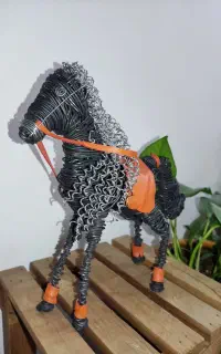 فررش مجسمه سیمی اسب
