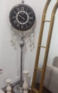 ساعت ایستاده نقره ای زیبا