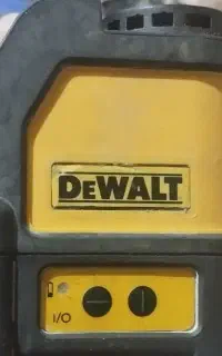 تراز اول لیزری Dewalt