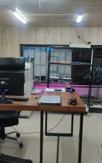 میزکامپیوتر و تحریر