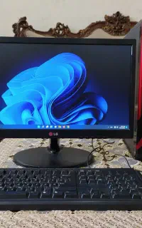 کامپیوتر i5 رم 8 گرافیک 2 هارد SSD مانیتور LED 20