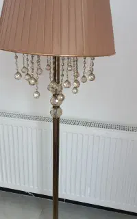 آباژور کنار سالنی