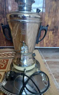 سماور برقی به همراه سینی استیل زیر