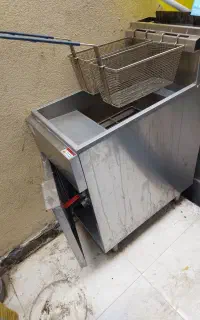 سرخ کن آمریکایی ..فست فودی