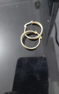 گوشواره و انگشتر فروش ۲۰۰ بالای تابلو