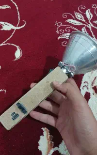 چراغ قوه دست ساز