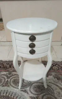 میز تلفن سالم فقط ۵۰۰