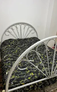 تخت خواب فلزی دو نفره