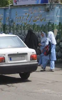 خواهان سرویس مدرسه دخترانه